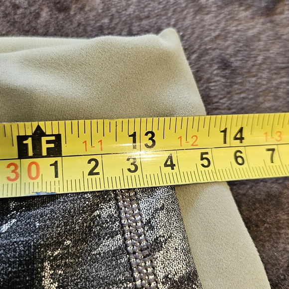LULULEMON, Brindle Silver Foil Leggings, Sz 8 - Picture 5 of 6